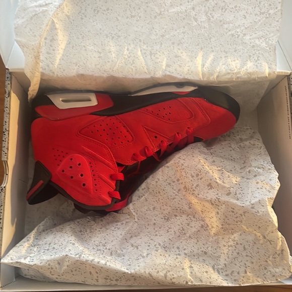 Jordan 11s Retro Toro Red - Picture 3 of 5